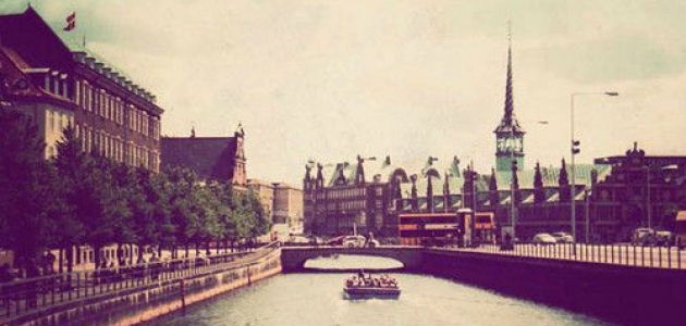 Vẽ Nắng bằng hoài niệm